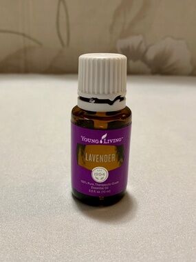 Young Living 100% Therapeutic-Grade Essential Lavender Oil 15ml